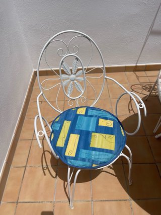 Mesa y 8 sillas de hierro y mármol
