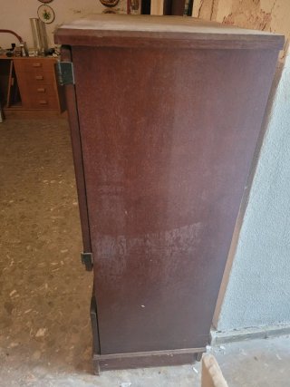 Mueble TV madera oscuro