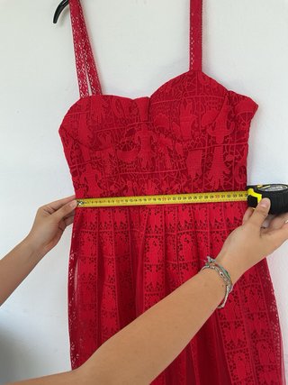 Abito estivo rosso in pizzo