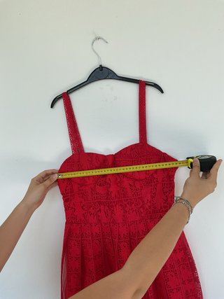 Abito estivo rosso in pizzo