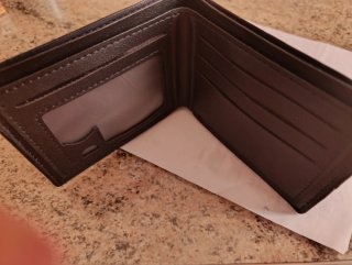 Portafogli nero in pelle da uomo