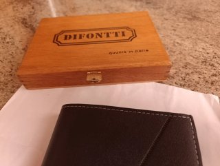 Portafogli nero in pelle da uomo