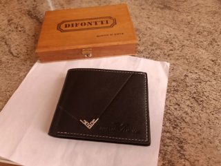 Portafogli nero in pelle da uomo