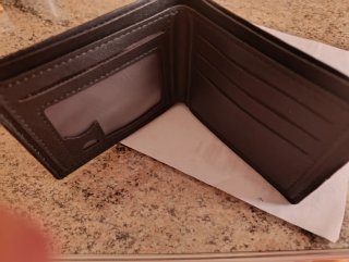 Portafogli nero in pelle da uomo