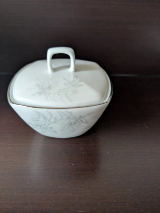 Vajilla Porcelana 12 Servicios. 86 piezas. Nueva