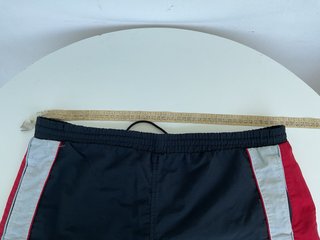 Pantaloncini corti uomo neri e rossi