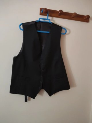Americana gris con chaleco