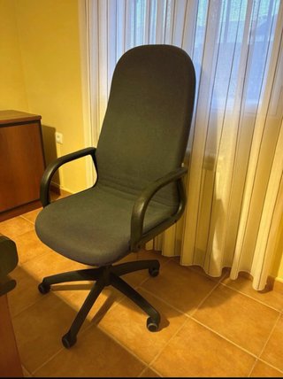 Escritorio madera con cajonera