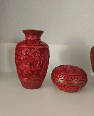 Juego de 3 jarrones y caja de cinabrio