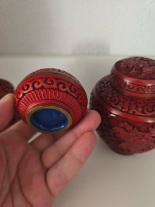 Juego de 3 jarrones y caja de cinabrio