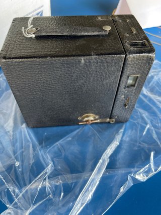Cámara fotográfica antigua caja negra