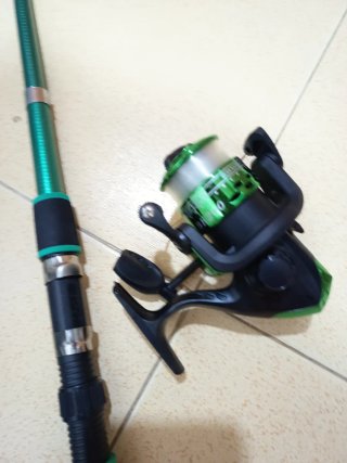 2 Cañas de Pescar 1.80m + Carrete y Accesorios