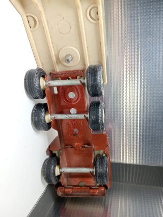 Camioncino per trasporto cavalli Tonka