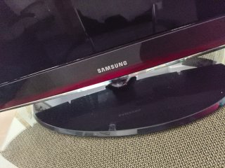 Televisión Samsung Negra, una de 32 y otra de 42 .