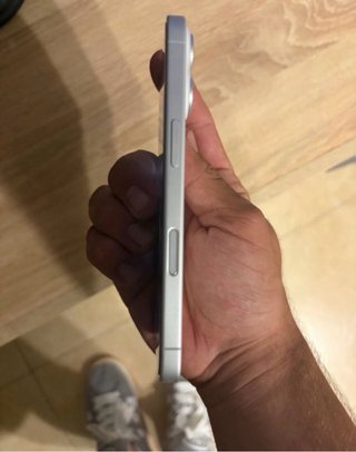 iPhone 16 Plata