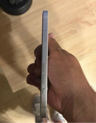 iPhone 16 Plata