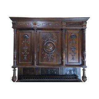 Mueble Neocastellano Siglo XX Caballero