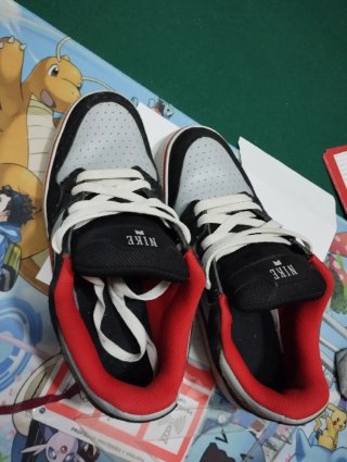 Zapatillas Nike Negras y Rojas