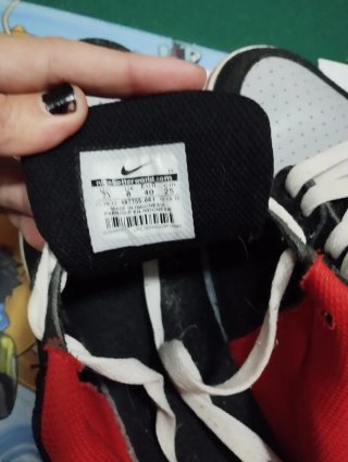 Zapatillas Nike Negras y Rojas