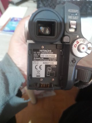 Videocámara Hitachi Plata y Negra