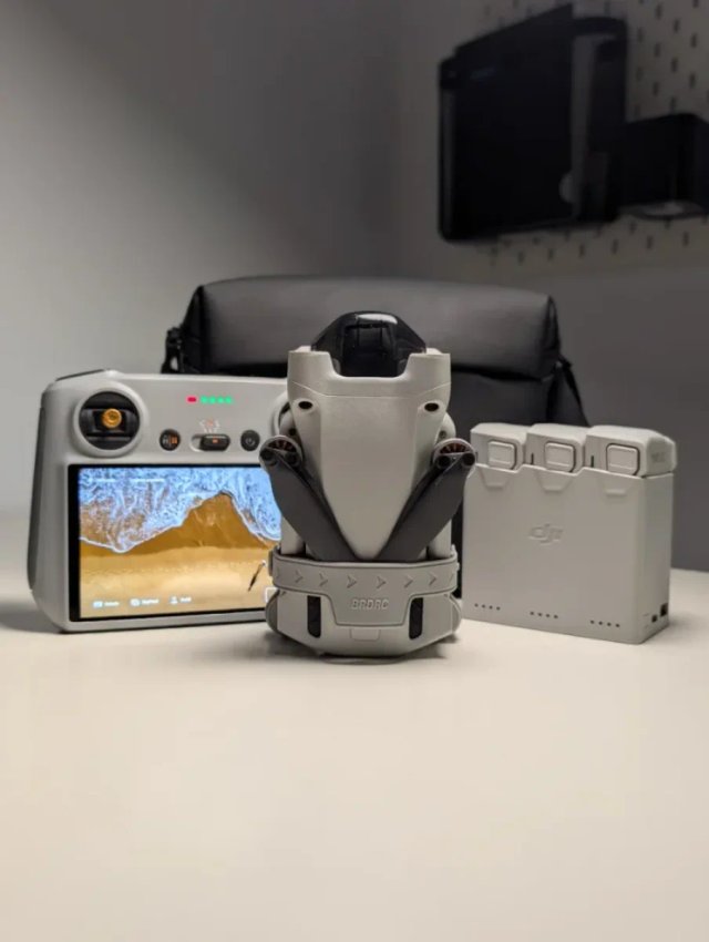 Dron DJI Mini 3 Pro Fly More Combo
