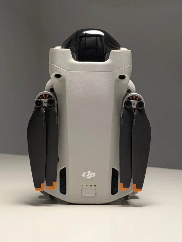Dron DJI Mini 3 Pro Fly More Combo