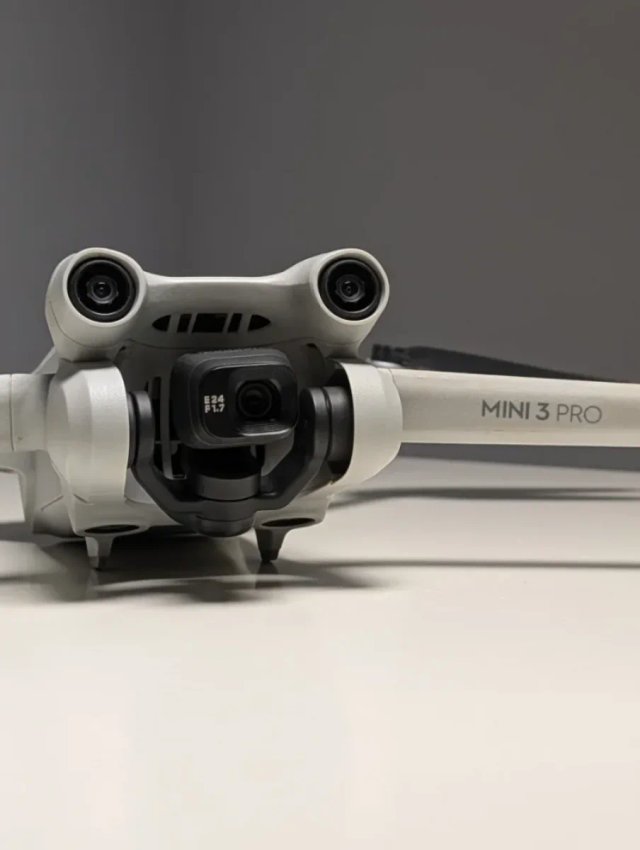 Dron DJI Mini 3 Pro Fly More Combo