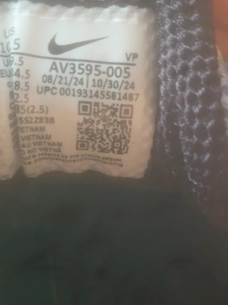 Zapatillas Nike grises y verdes
