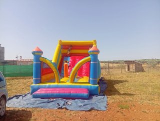 Gonfiabili, karaoke, schermi led, discomobili ecc
