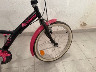 Bicicleta infantil BTWIN rosa y negra