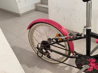 Bicicleta infantil BTWIN rosa y negra