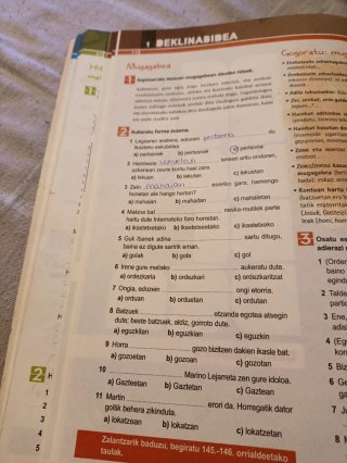 Hizkuntzan trebatzen I euskara eta literatura :...