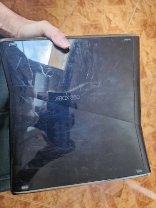 Cambio Xbox 360 Negra + Mando por consola retro.