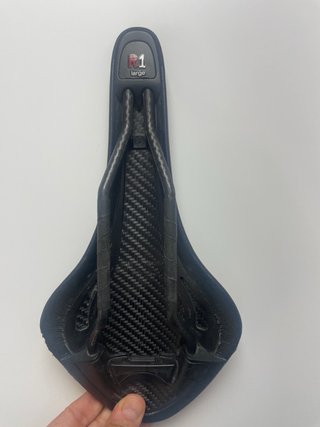 Sillín Fizik Arione R1 Carbon