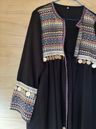Chaqueta bordada tradicional