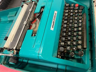 Máquina de escribir Olivetti Studio 45