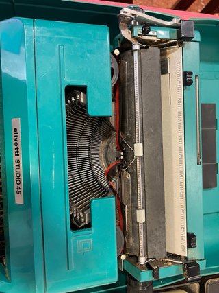 Máquina de escribir Olivetti Studio 45