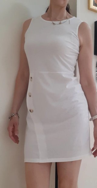 Vestitino bianco con bottoni