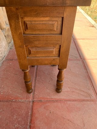Mesilla rústica de madera