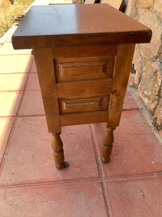 Mesilla rústica de madera