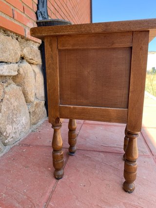 Mesilla rústica de madera