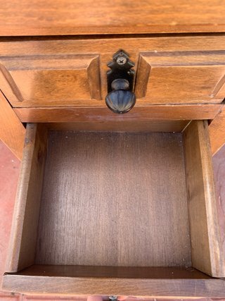 Mesilla rústica de madera