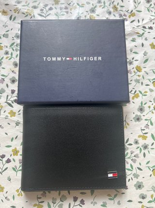Cartera Tommy Hilfiger Negra