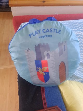 Castillo infantil.Pueden interactuar dentro.