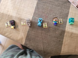 Figuras Minecraft Kinder Joy