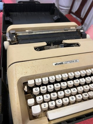 Máquina de escribir Olivetti Lettera 35