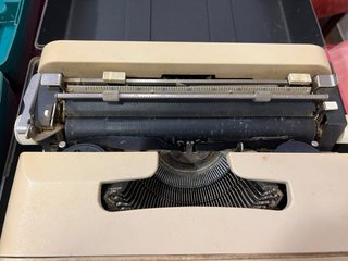 Máquina de escribir Olivetti Lettera 35