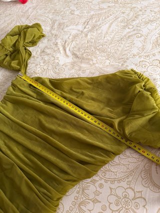 Vestido verde Zara drapeado asimétrico