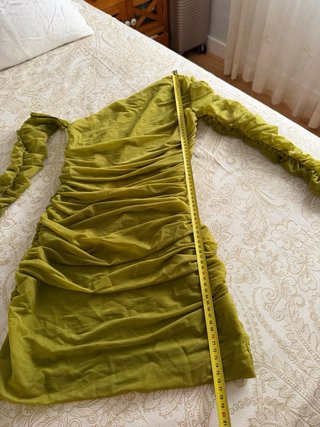 Vestido verde Zara drapeado asimétrico