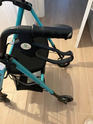 Andador plegable con cesta anciano